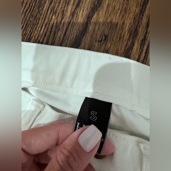 NWOT HUE White Original Denim Jeans Stretch Leggings - Picture 3 of 5